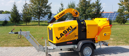 We are preparing a new powerful diesel chipper with a braked chassis and adjustable drawbar. (56 HP) LS 220 DWBS